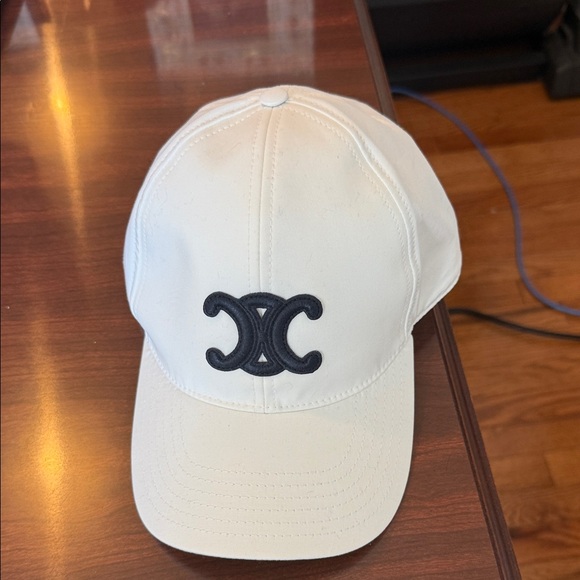 NWT Celine triomphe hat. Size medium - Picture 1 of 5